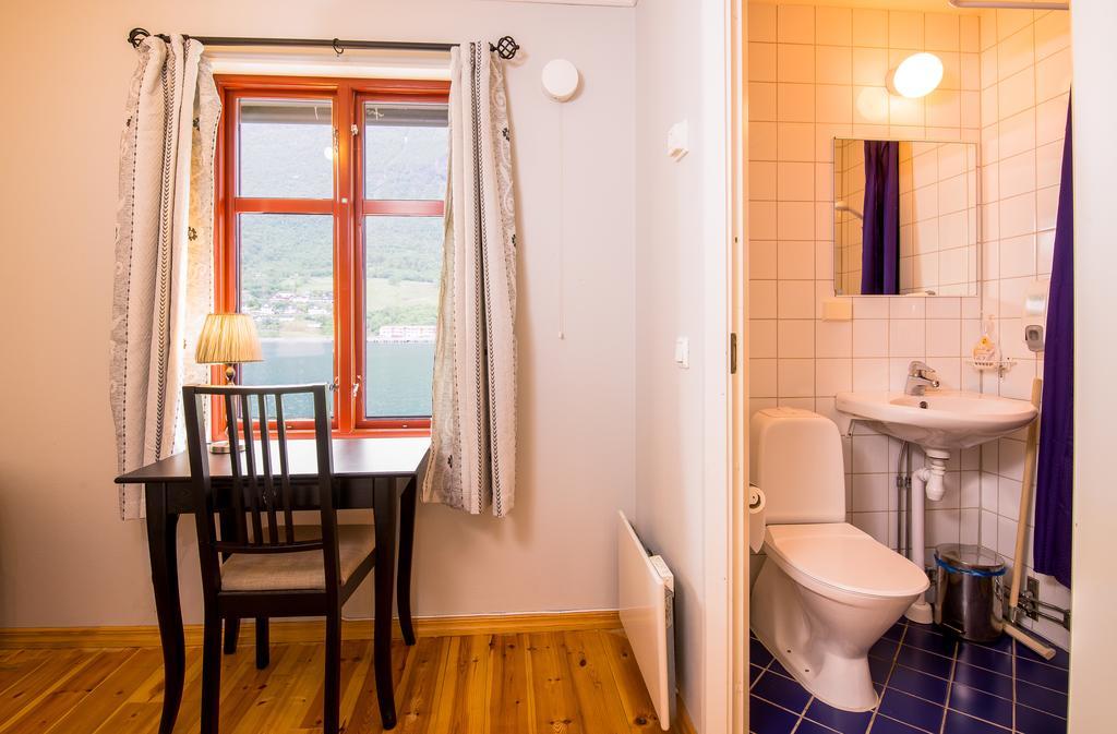 Nesset Fjordcamping Olden Habitación foto