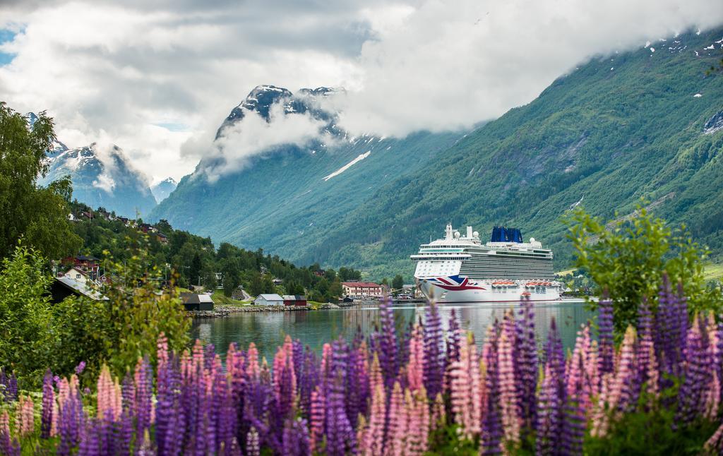 Nesset Fjordcamping Olden Exterior foto