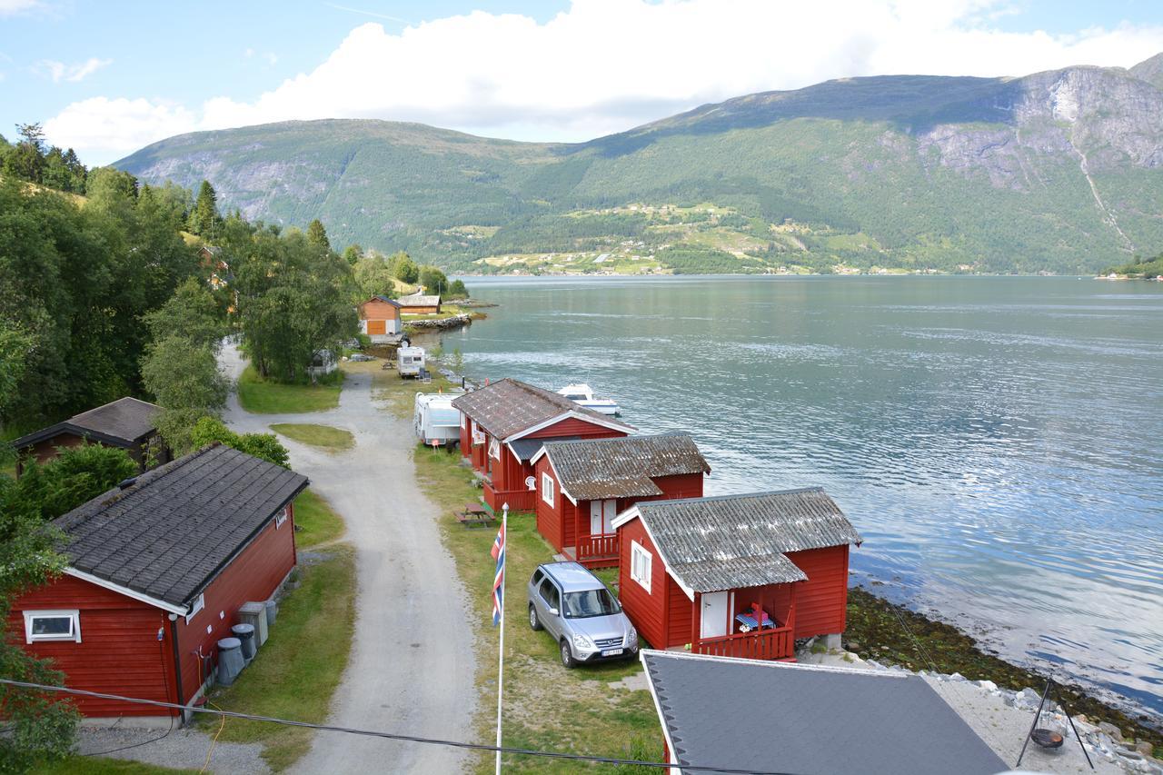 Hotel Nesset Fjordcamping Olden Exterior foto