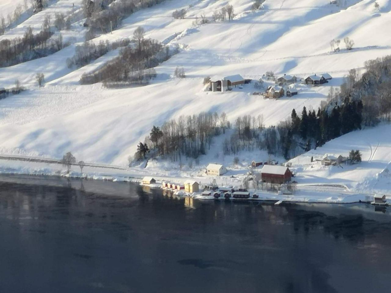 Nesset Fjordcamping Olden Exterior foto